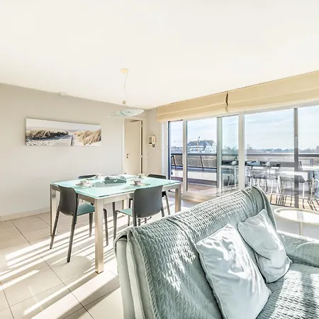 Plaza J2941 With A Large Balcony Apartment Oostduinkerke