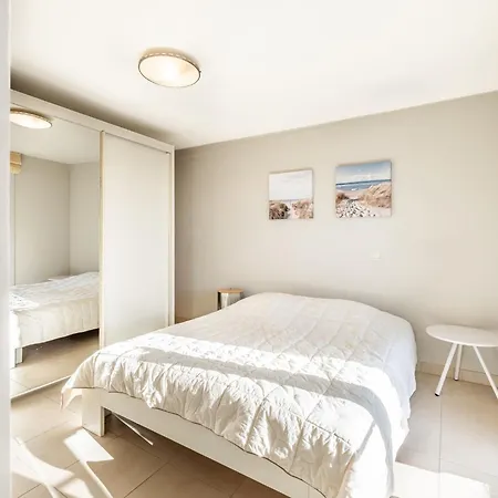 Plaza J2941 With A Large Balcony Apartment Oostduinkerke